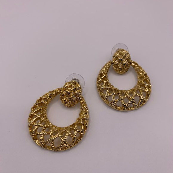 Jewelry - 🖤#024 Vintage gold tone woven  detailed earrings